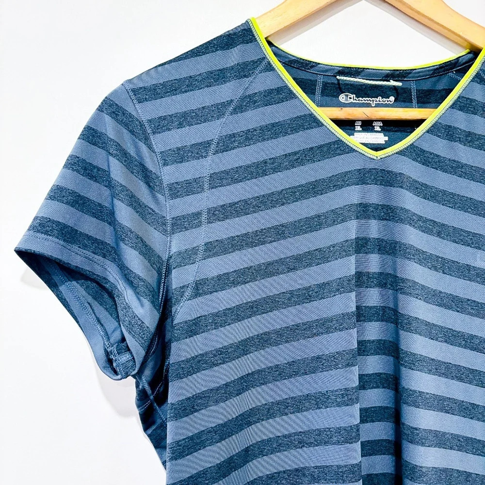 CHAMPION Grey striped sports t-shirt | sporty classic | Large - Picture 2 of 6